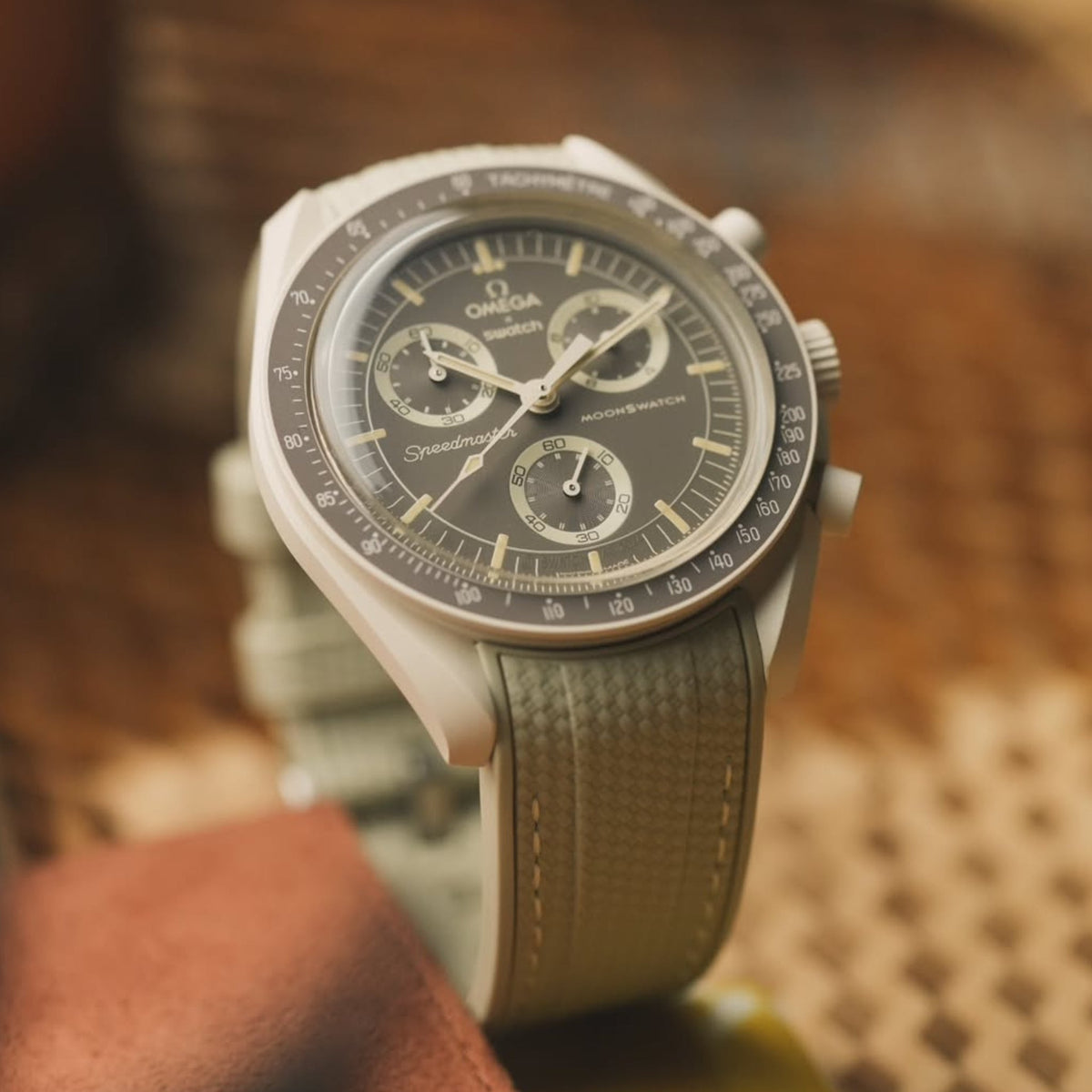 Pulseira de borracha - Para Missão no Deserto da Terra | Omega X Swatch | MoonSwatch - Bege com Branco